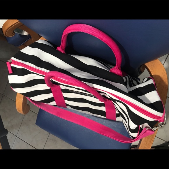 NWOT VS black/white striped pink handles weekender - Picture 7 of 14